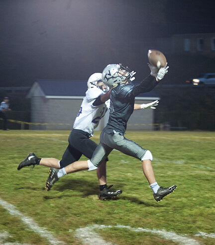 tv Ian Reed catches a pass resulting in a Touchdown late in the game.jpg